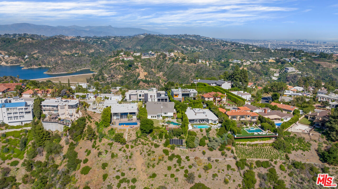 1641 Stradella Road Los Angeles, CA 90077 - Photo 23 of 23 a view of city