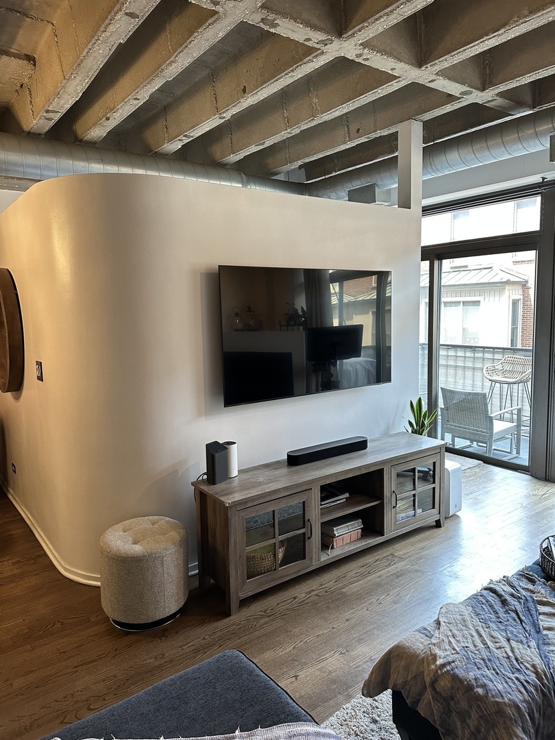 811 South Lytle Street, Unit 108 Chicago, IL 60607 - Photo 3 of 17 Gallery Image 3