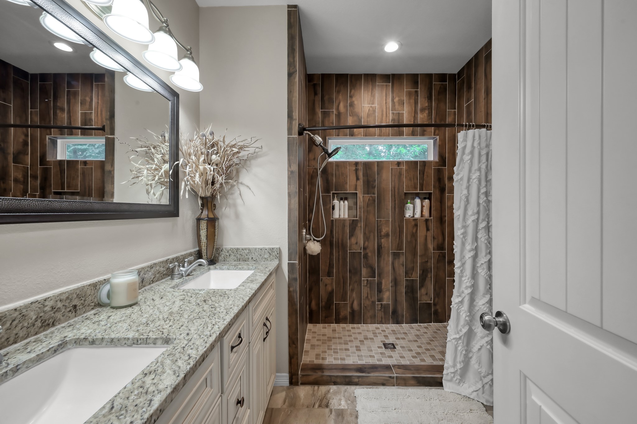 27 Lakewood Trinity, TX 75862 - Photo 21 of 36
