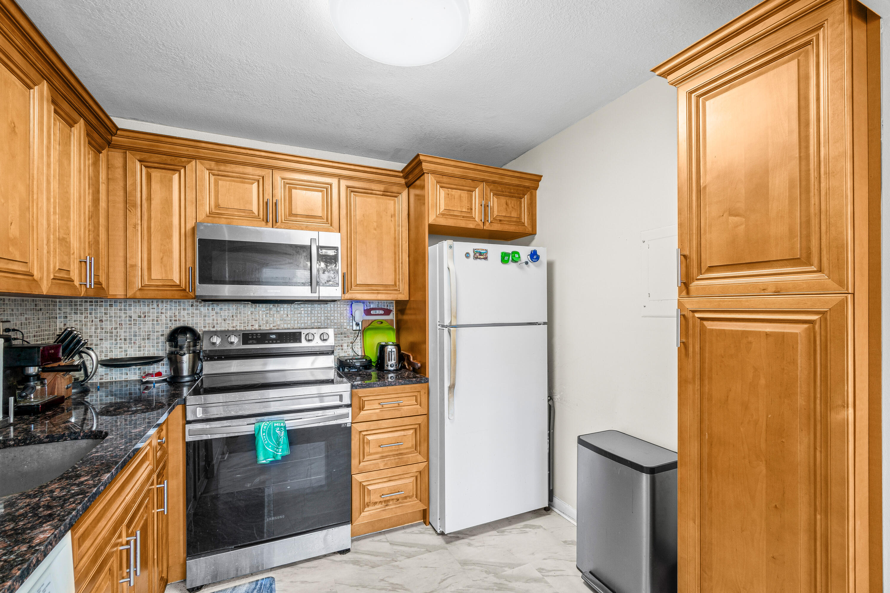 184 Flanders D Delray Beach, FL 33484 - Photo 11 of 22 013-184FlandersD-DelrayBeach-FL-33484-FU