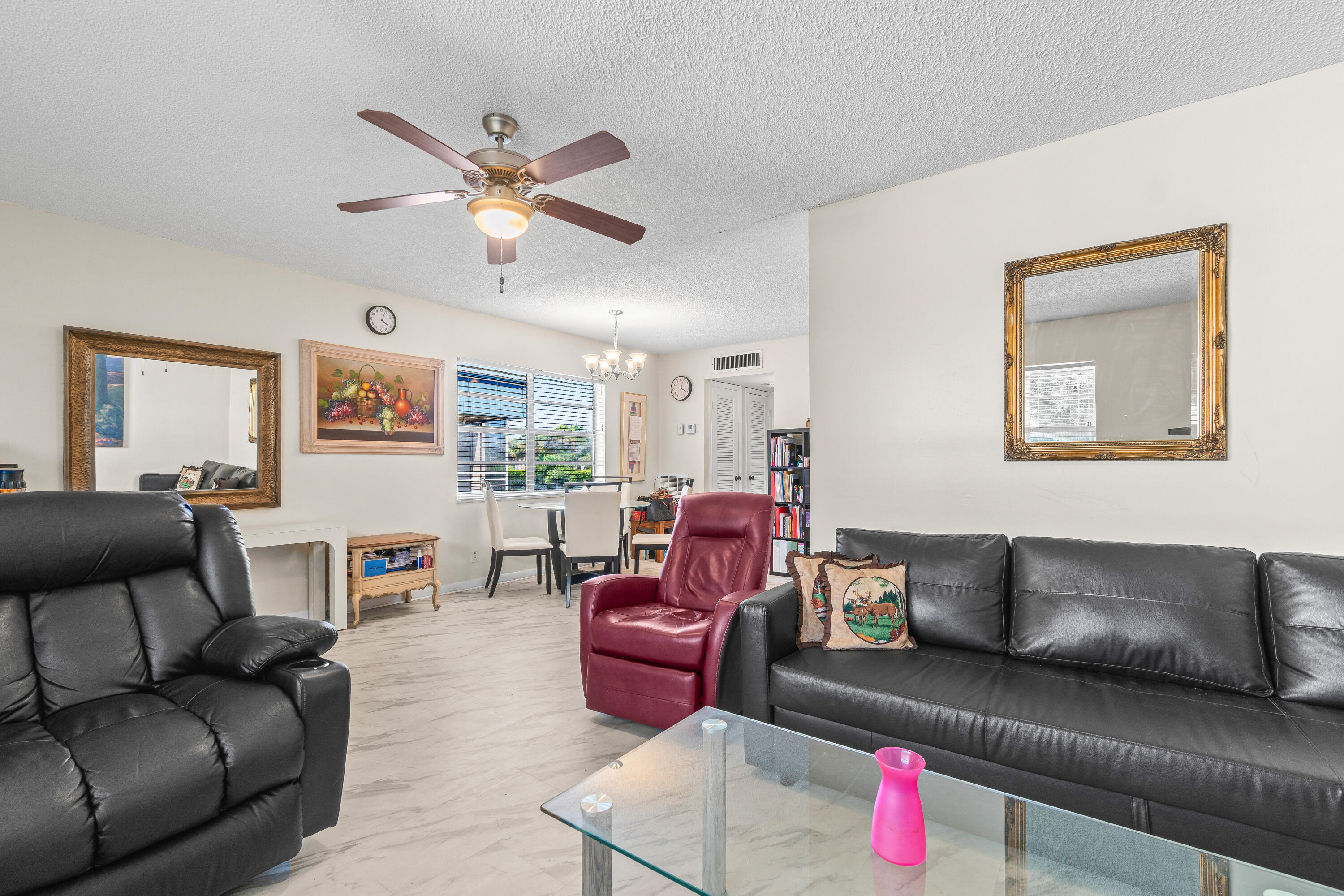 184 Flanders D Delray Beach, FL 33484 - Photo 5 of 22 008-184FlandersD-DelrayBeach-FL-33484-FU