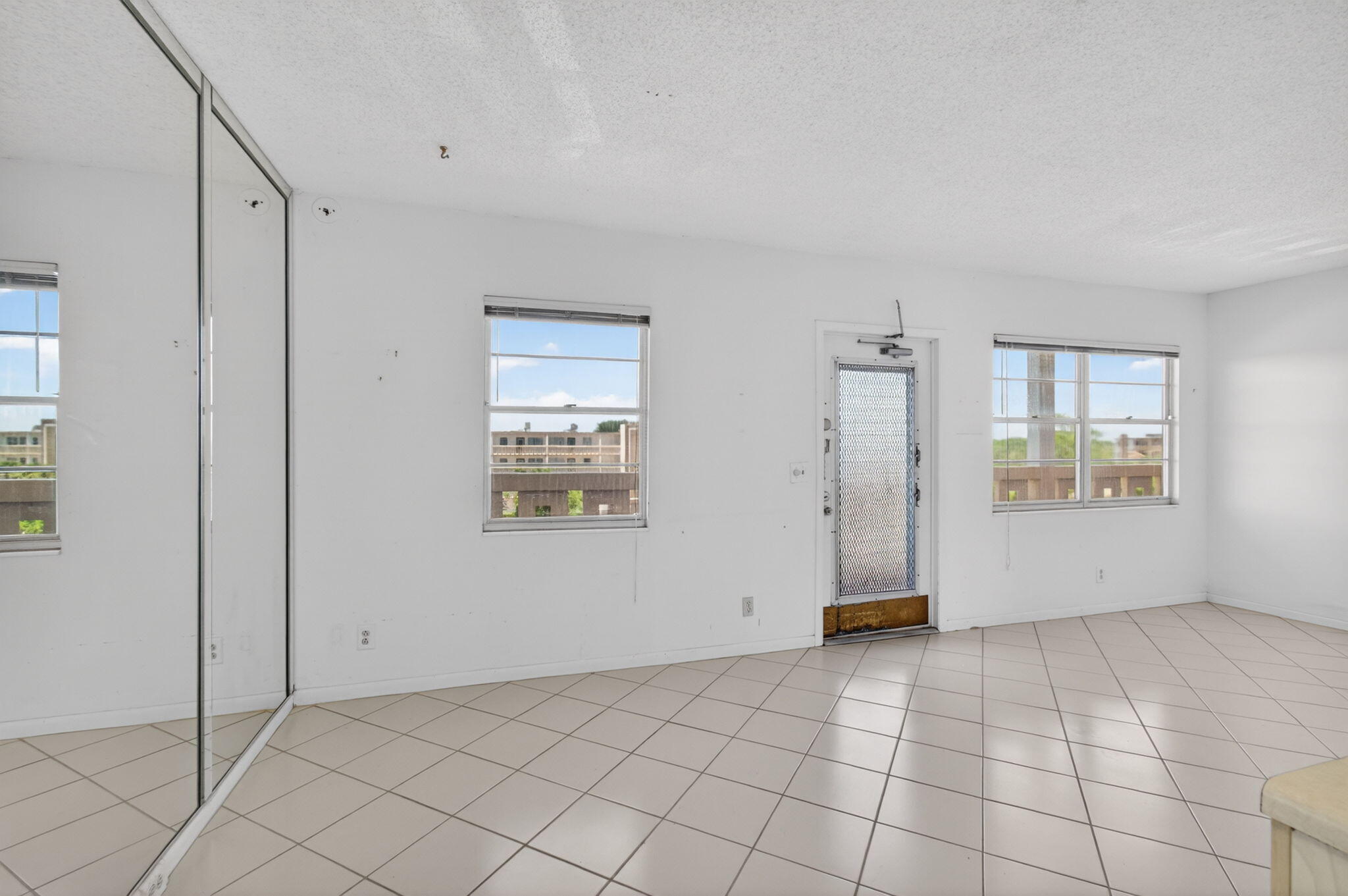 4059 Guildford East Boca Raton, FL 33434 - Photo 11 of 101 25-web-or-mls-DSC_7995