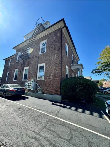 $269,900 | 19 South Angell Street, Unit 2, Providence, RI 02906