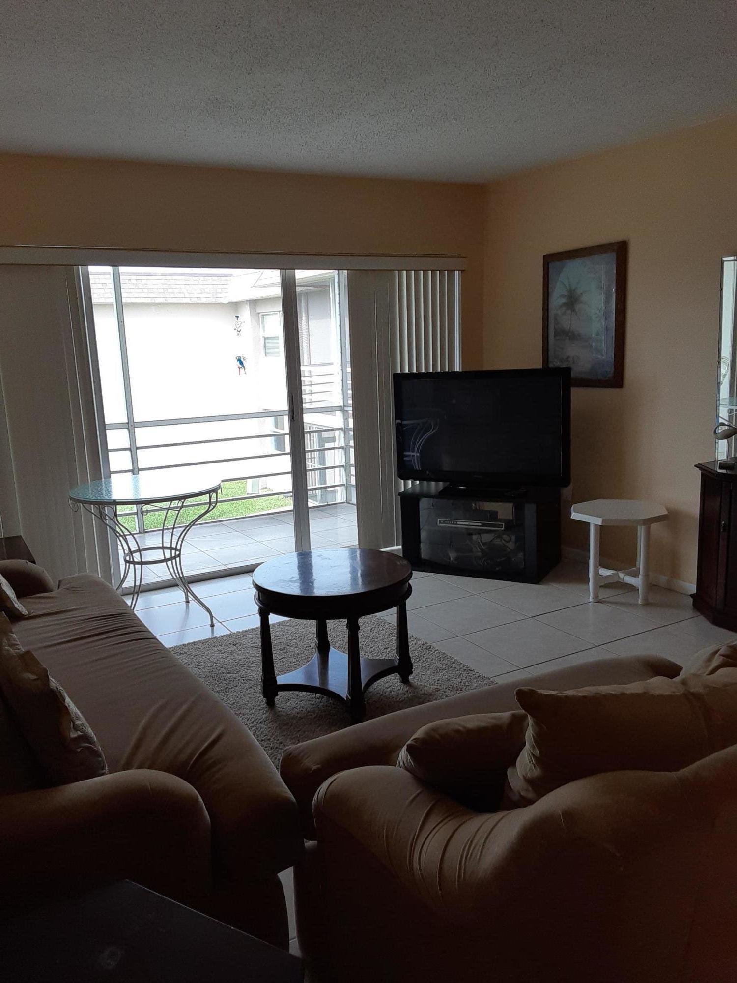 504 Davis Road, Unit 92 Palm Springs, FL 33461 - Photo 3 of 17 20201022_124136