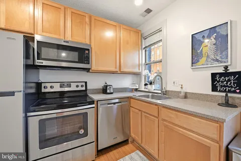 $349,000 | 1401 Columbia Road Northwest, Unit 414, Washington, DC 20009