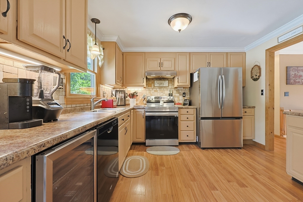 155 Dunnbrook Road East Brookfield, MA 01515 - Photo 5 of 39 Gallery Image 5