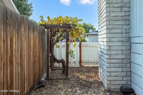 $365,000 | 1203 South 29th Avenue, Yakima, WA 98902