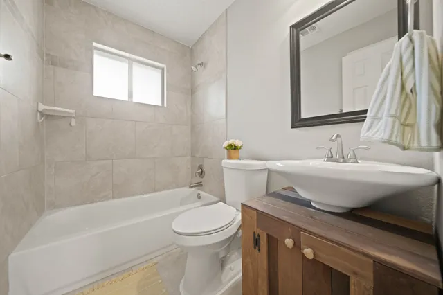 $299,000 | 5705 Melody Lane, Dickinson, TX 77539