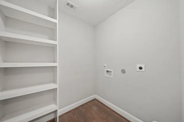 $299,000 | 5705 Melody Lane, Dickinson, TX 77539