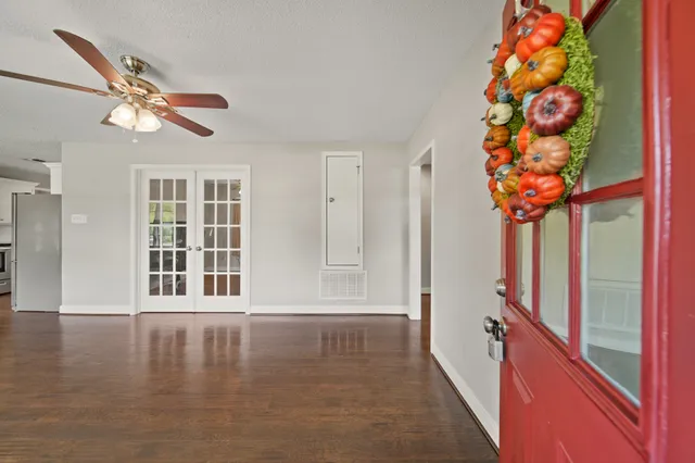 $299,000 | 5705 Melody Lane, Dickinson, TX 77539