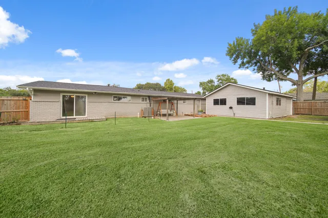 $299,000 | 5705 Melody Lane, Dickinson, TX 77539