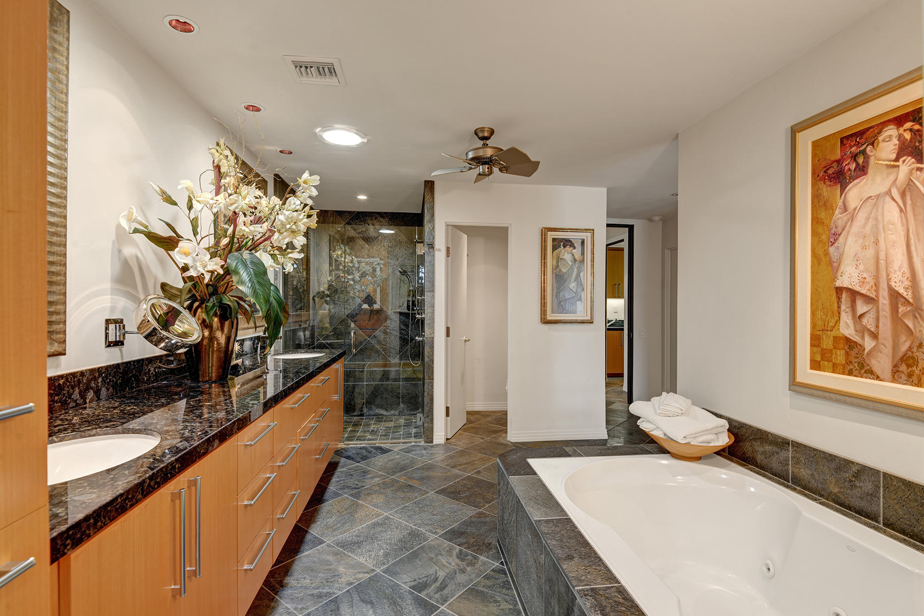 8 Rutgers Court Rancho Mirage, CA 92270 - Photo 33 of 57 a very nice looking room with a large window