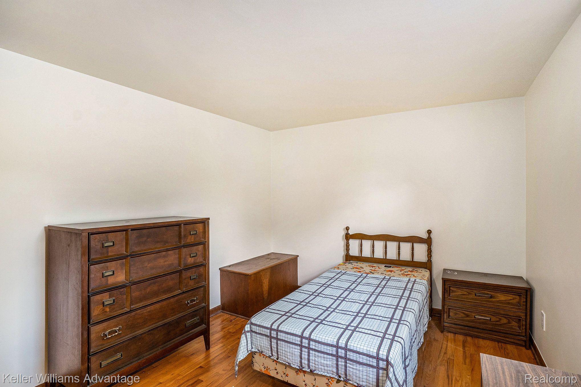 23776 Gill Road Farmington, MI 48335 - Photo 14 of 32 Bedroom 1