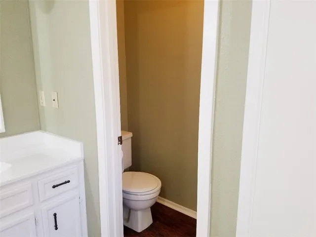 $1,975 | 11912 Stout Oak Trail, Austin, TX 78750