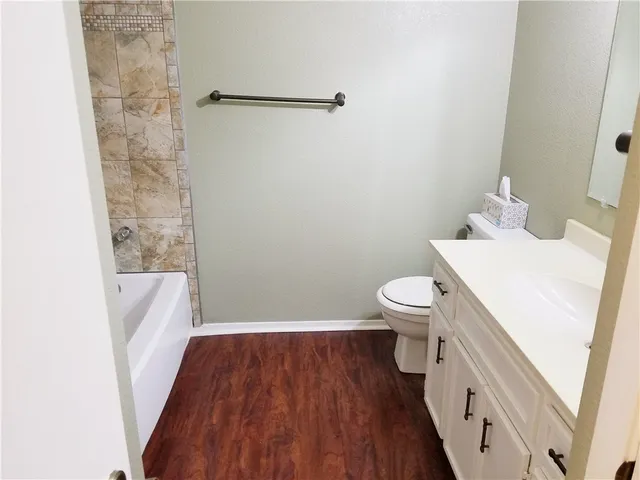 $1,975 | 11912 Stout Oak Trail, Austin, TX 78750