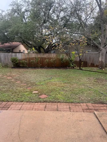 $1,975 | 11912 Stout Oak Trail, Austin, TX 78750