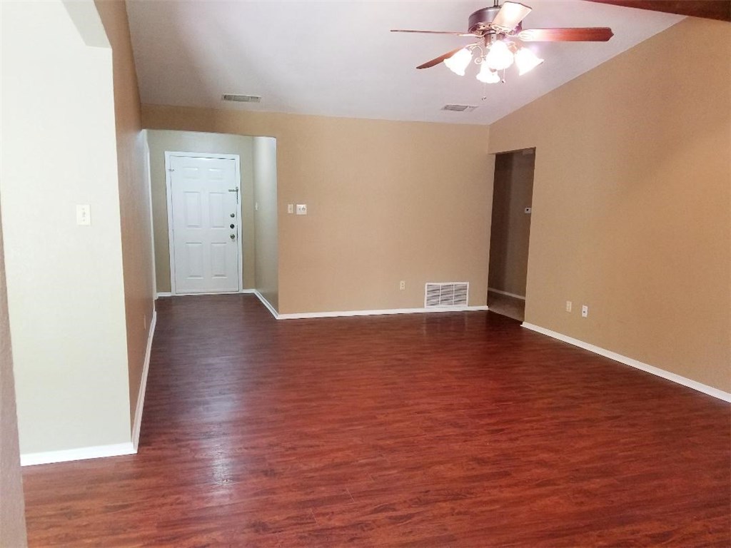 11912 Stout Oak Trail Austin, TX 78750 - Photo 8 of 29