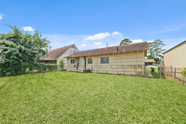 $1,395 | 326 Brookview Street, Channelview, TX 77530