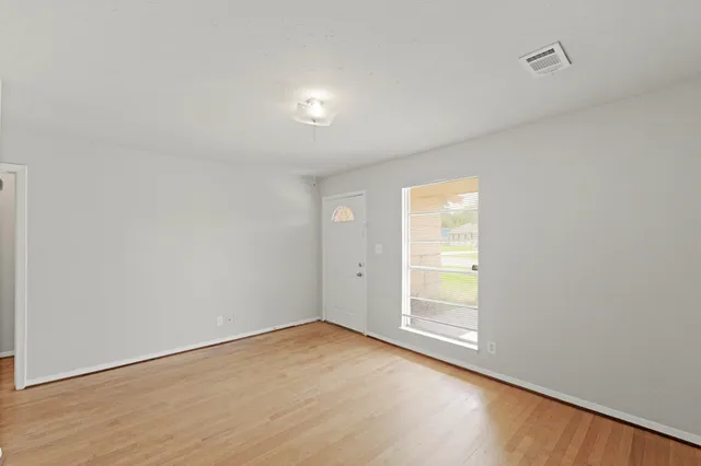 $1,395 | 326 Brookview Street, Channelview, TX 77530