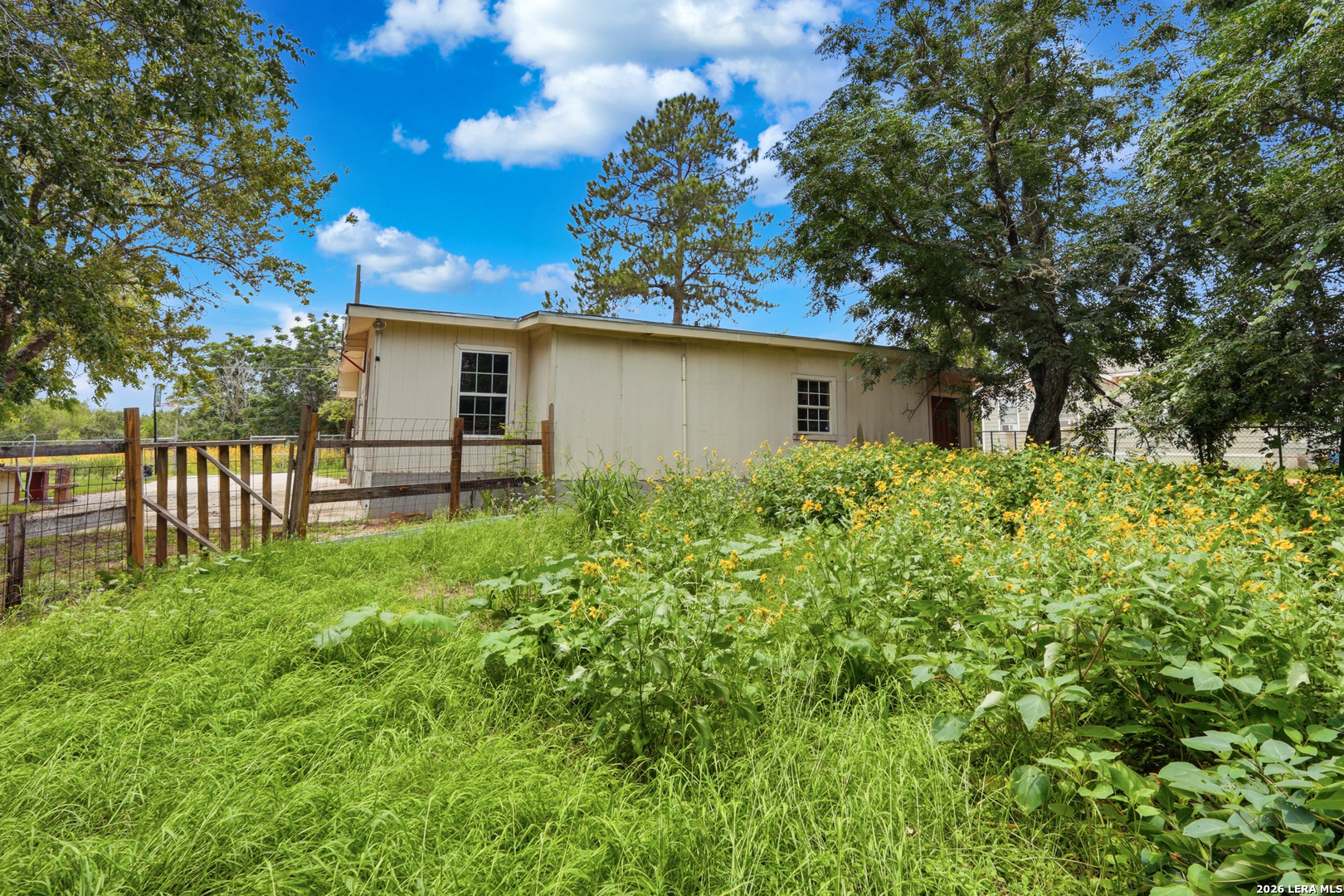 606 Viewpoint Drive Poteet, TX 78065 - Photo 15 of 17