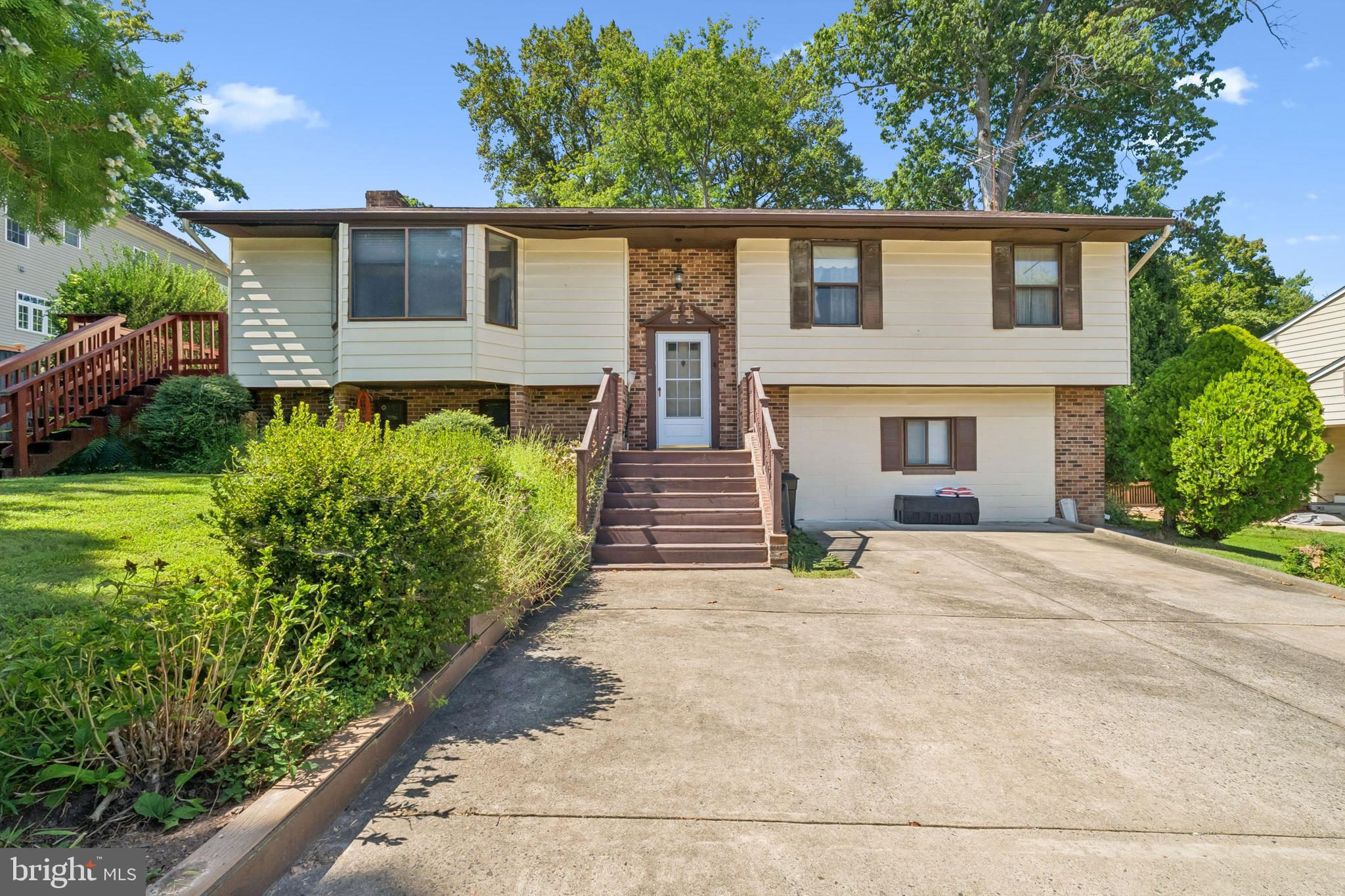 2146 Woodford Road Vienna, VA 22182 - Photo 1 of 25