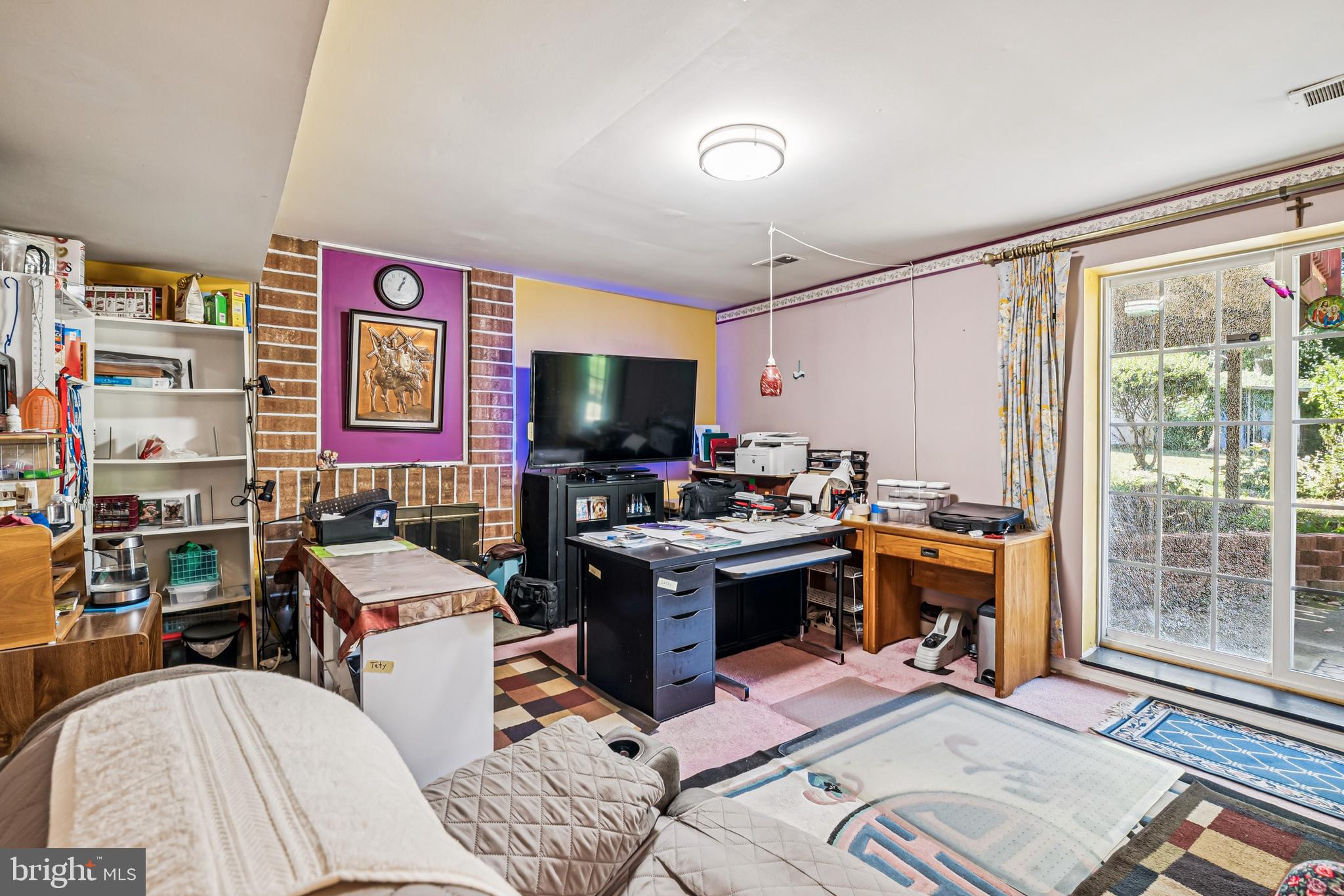 2146 Woodford Road Vienna, VA 22182 - Photo 20 of 25