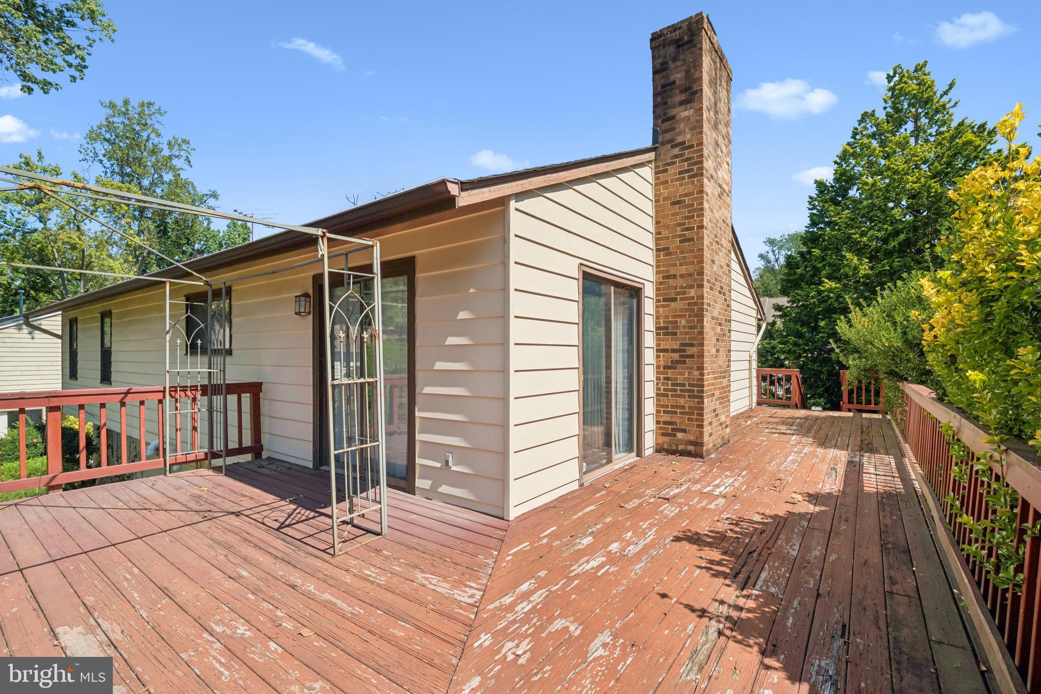 2146 Woodford Road Vienna, VA 22182 - Photo 23 of 25