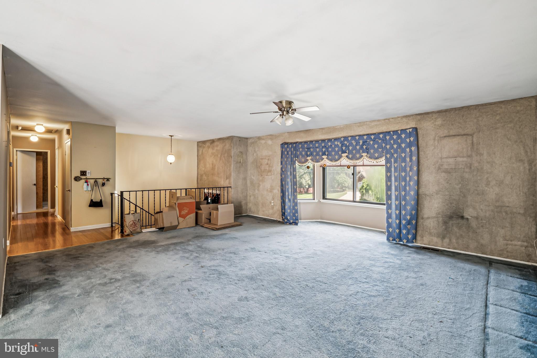 2146 Woodford Road Vienna, VA 22182 - Photo 4 of 25