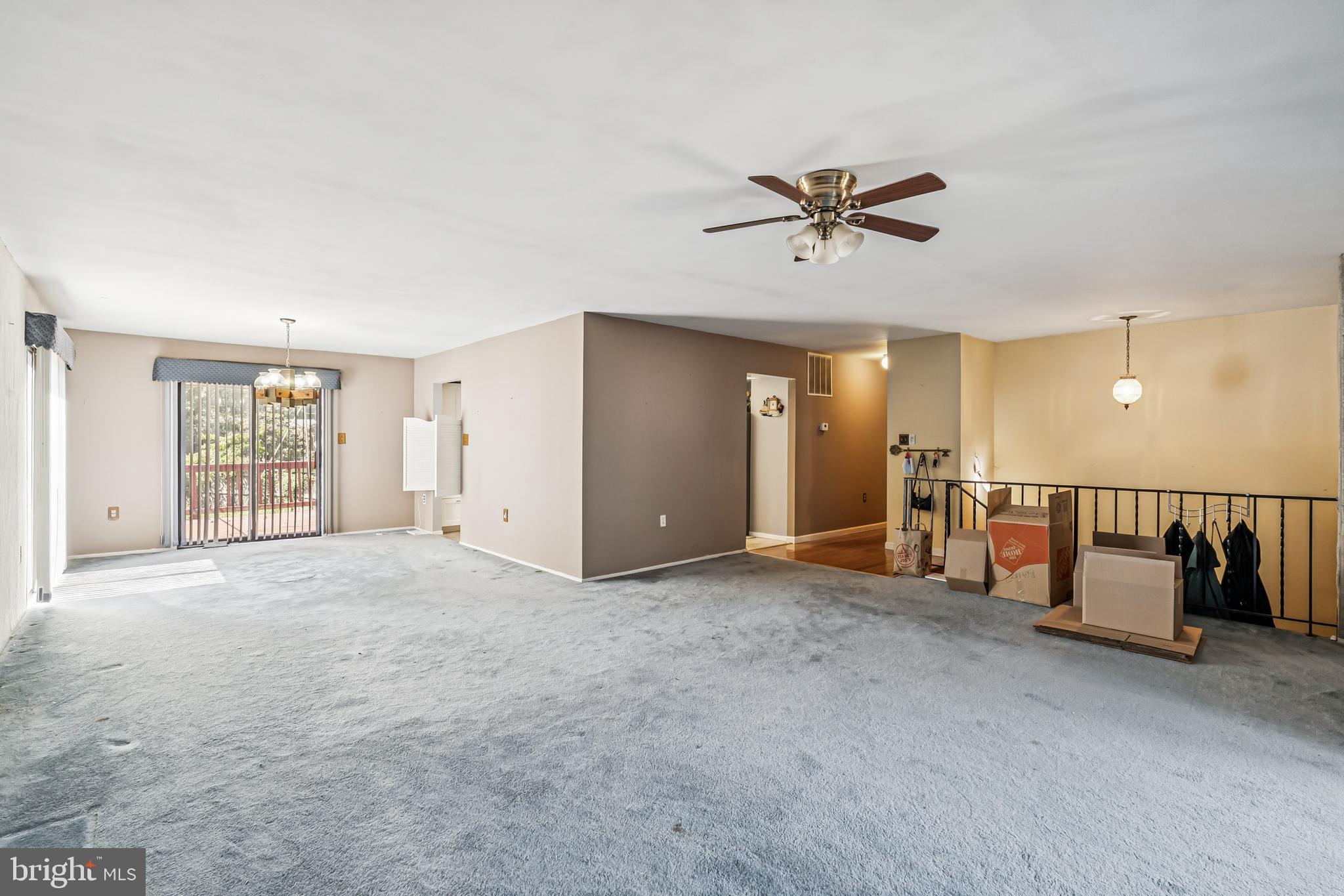 2146 Woodford Road Vienna, VA 22182 - Photo 5 of 25