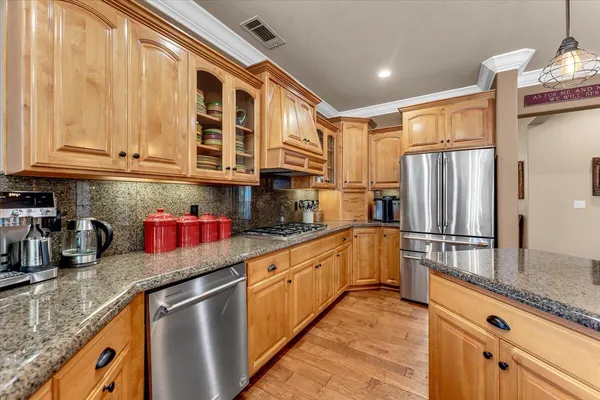 $899,900 | 3647 Laver Court, Redding, CA 96002