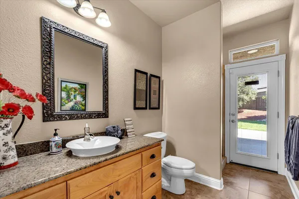 $899,900 | 3647 Laver Court, Redding, CA 96002