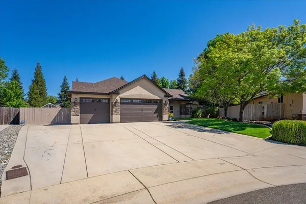 $899,900 | 3647 Laver Court, Redding, CA 96002
