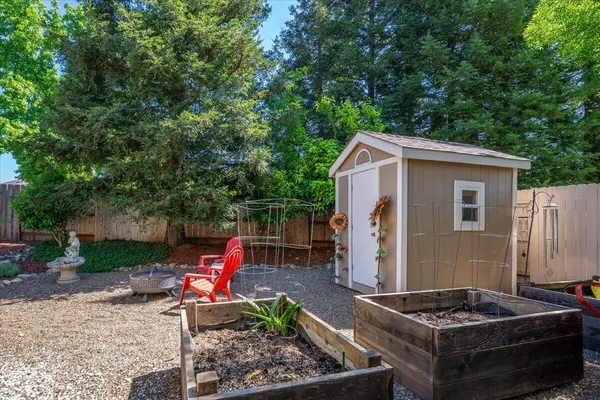 $899,900 | 3647 Laver Court, Redding, CA 96002