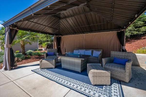 $899,900 | 3647 Laver Court, Redding, CA 96002