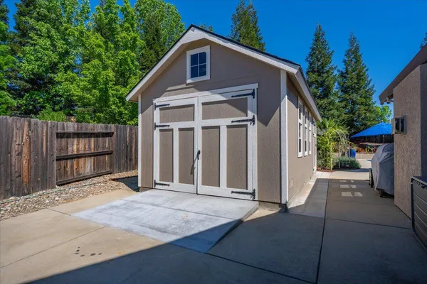 $899,900 | 3647 Laver Court, Redding, CA 96002