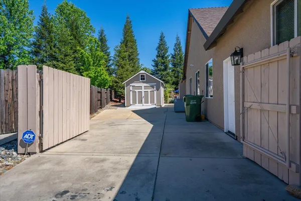 $899,900 | 3647 Laver Court, Redding, CA 96002