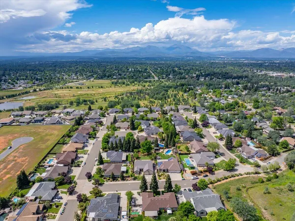 $899,900 | 3647 Laver Court, Redding, CA 96002