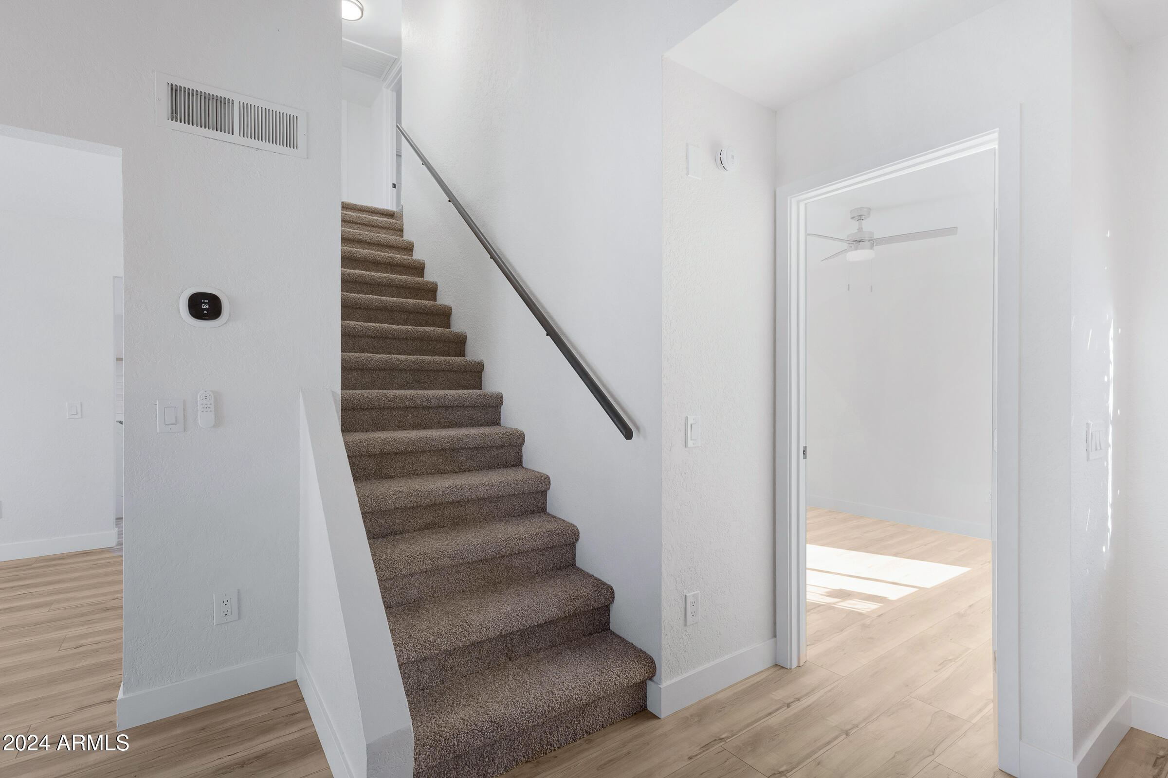 2435 West Greenway Road, Unit 2 Phoenix, AZ 85023 - Photo 17 of 37 2435 W Greenway Rd #2-17