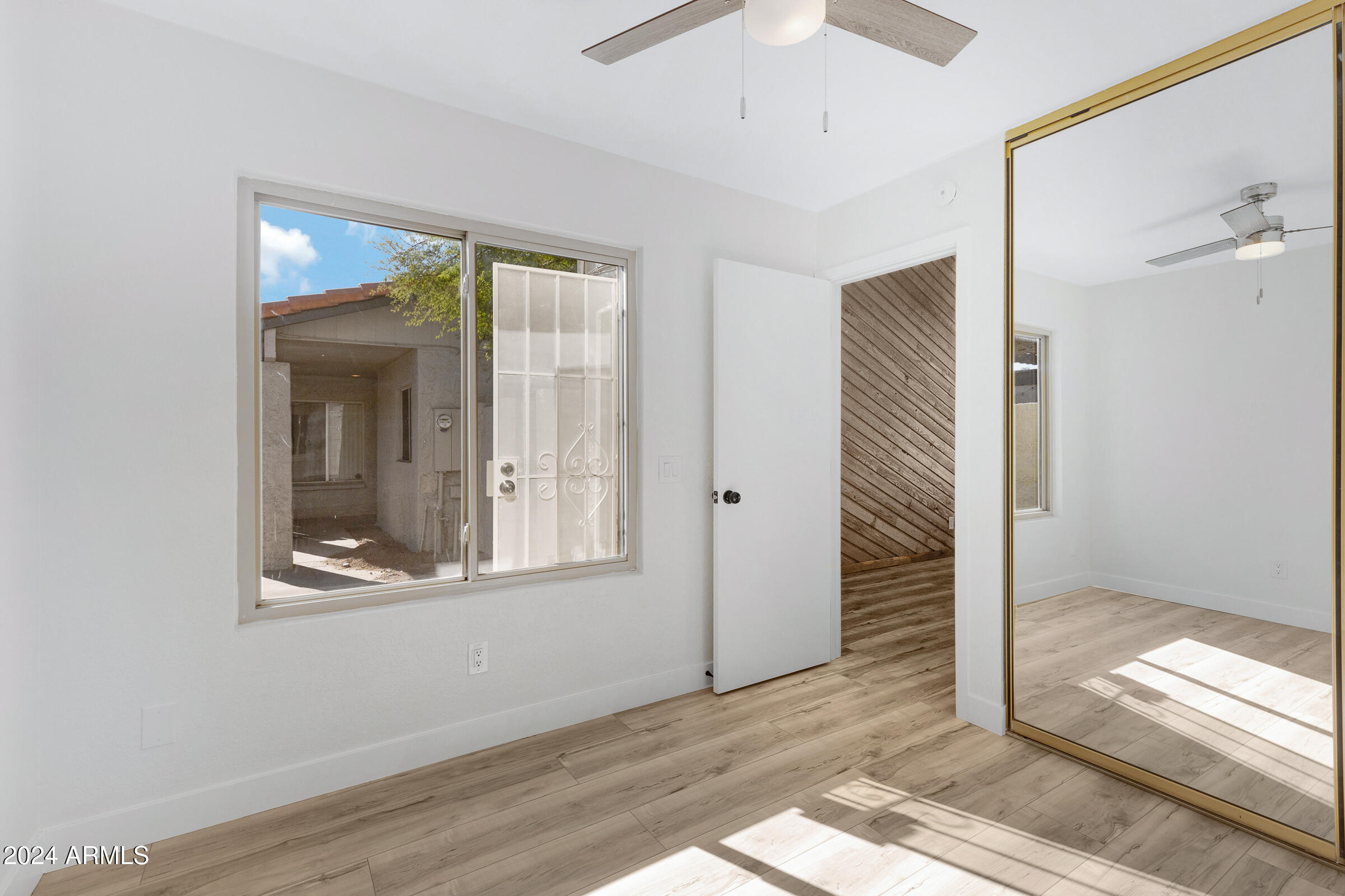 2435 West Greenway Road, Unit 2 Phoenix, AZ 85023 - Photo 19 of 37 2435 W Greenway Rd #2-19