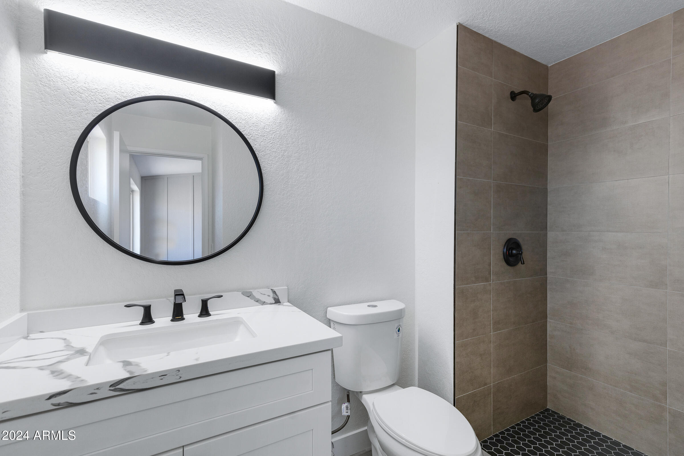 2435 West Greenway Road, Unit 2 Phoenix, AZ 85023 - Photo 26 of 37 2435 W Greenway Rd #2-26