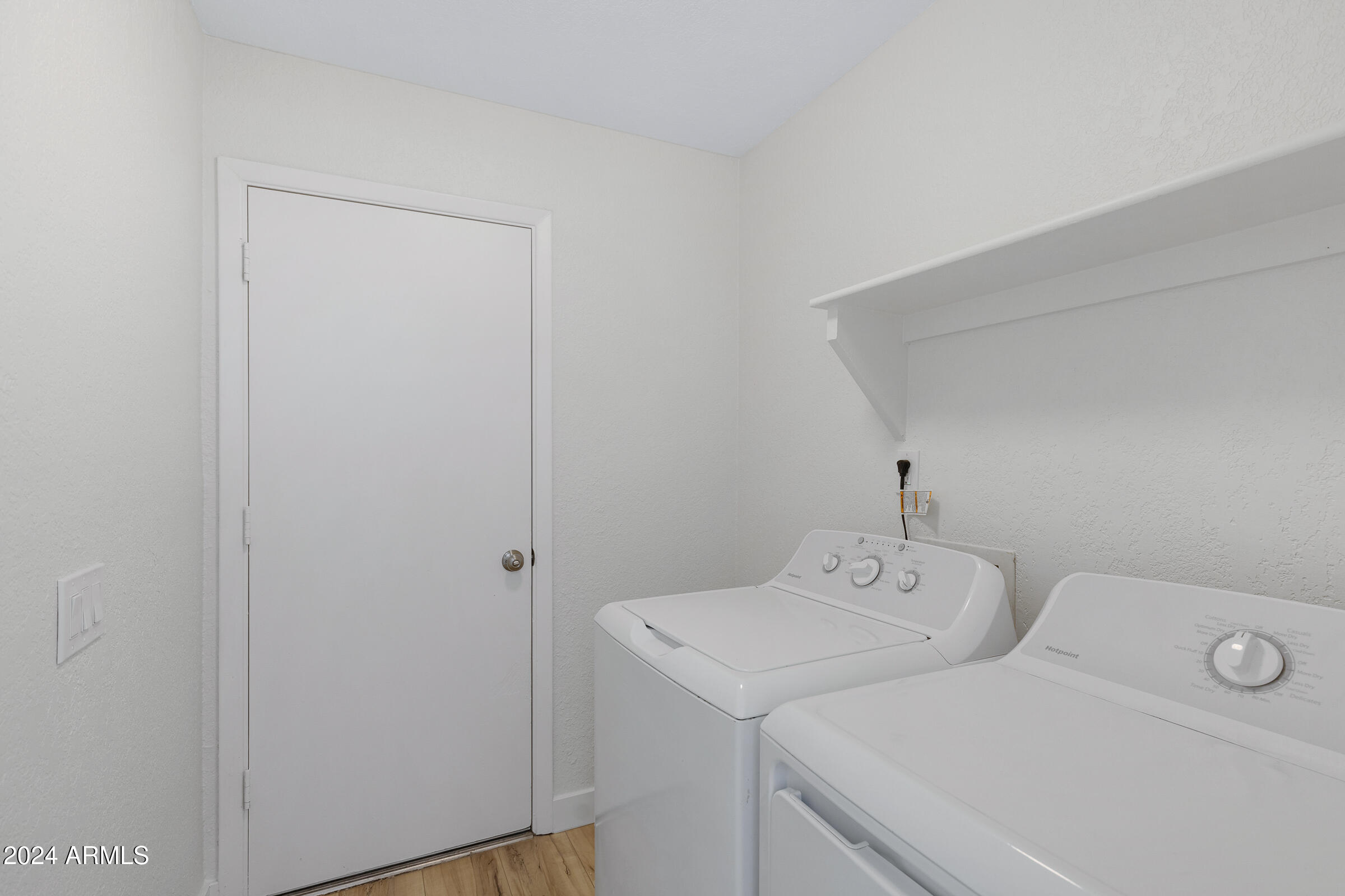 2435 West Greenway Road, Unit 2 Phoenix, AZ 85023 - Photo 28 of 37 2435 W Greenway Rd #2-28