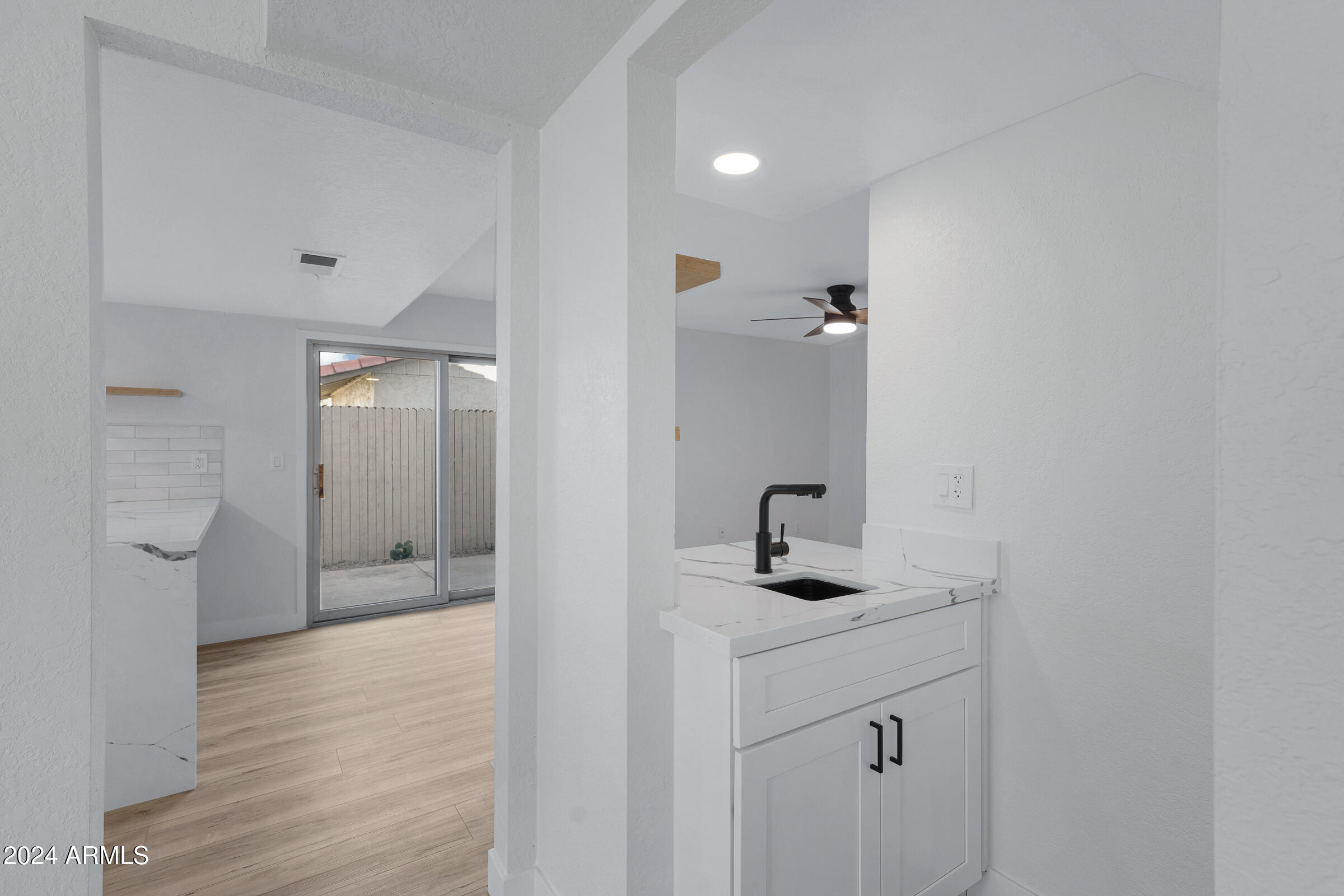 2435 West Greenway Road, Unit 2 Phoenix, AZ 85023 - Photo 9 of 37 2435 W Greenway Rd #2-9