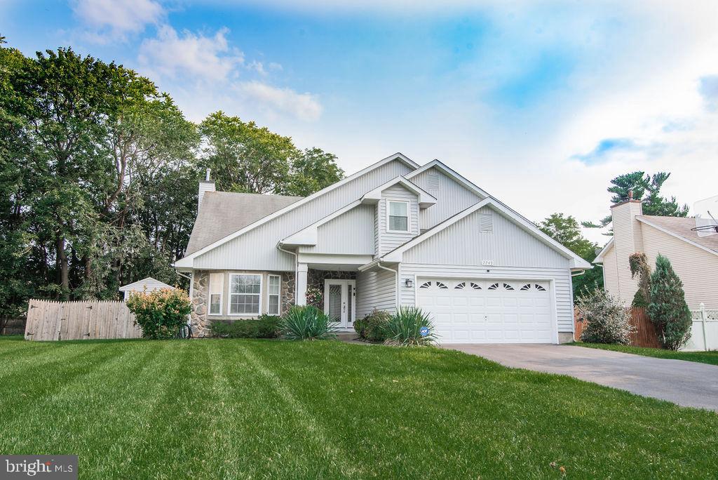 7749 Mellon Road Wyncote, PA 19095 - Photo 2 of 53 Front view with large front yard