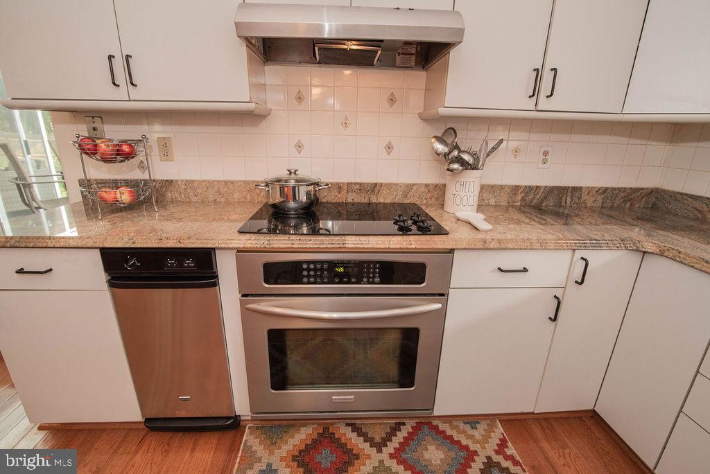 7749 Mellon Road Wyncote, PA 19095 - Photo 15 of 53 Loads of counter space and cabinet space