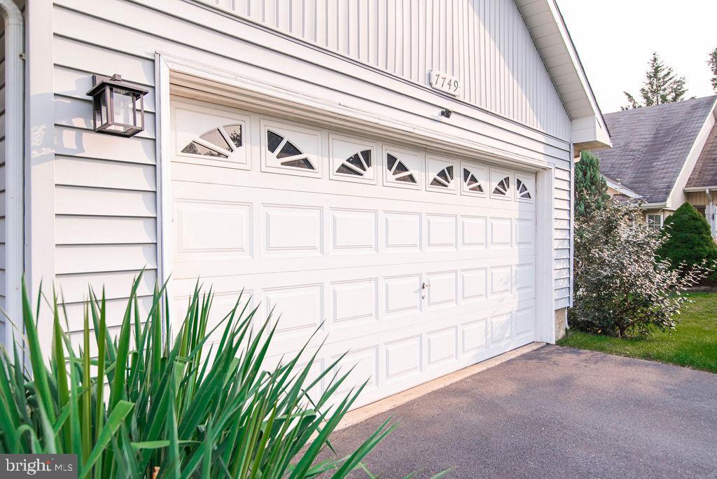 7749 Mellon Road Wyncote, PA 19095 - Photo 4 of 53 Designer garage doors