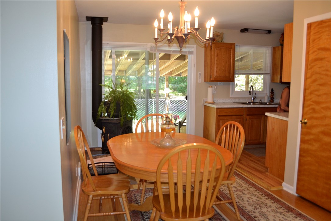 833 Dewitt Road Webster, NY 14580 - Photo 4 of 20 Dining room