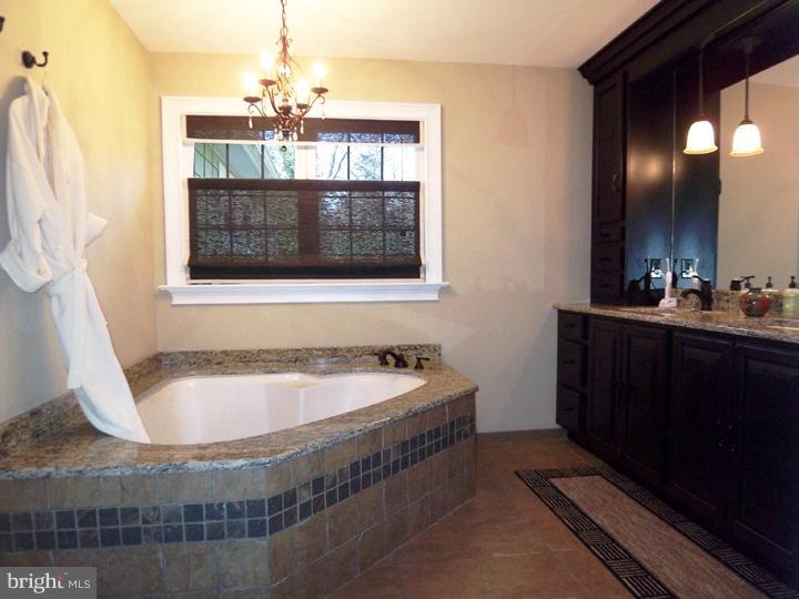 795 River Road Yardley, PA 19067 - Photo 13 of 24 Master Bathroom