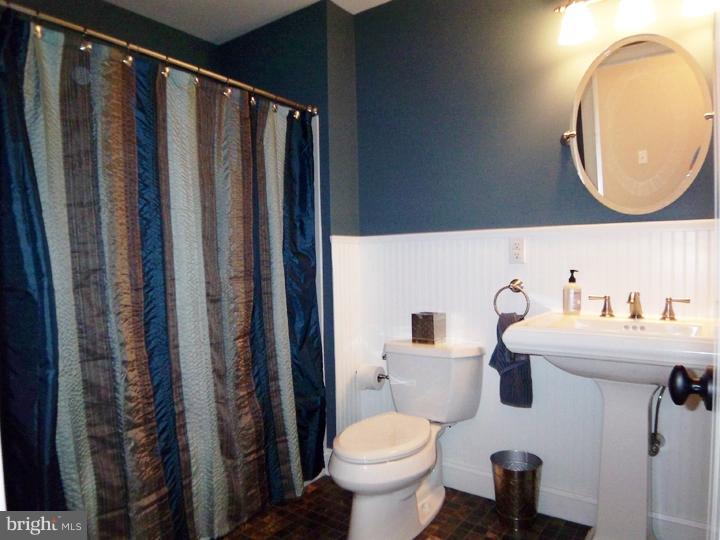 795 River Road Yardley, PA 19067 - Photo 17 of 24 Bathroom