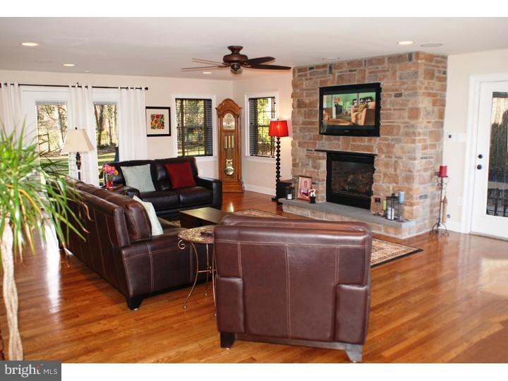795 River Road Yardley, PA 19067 - Photo 7 of 24 Great Room