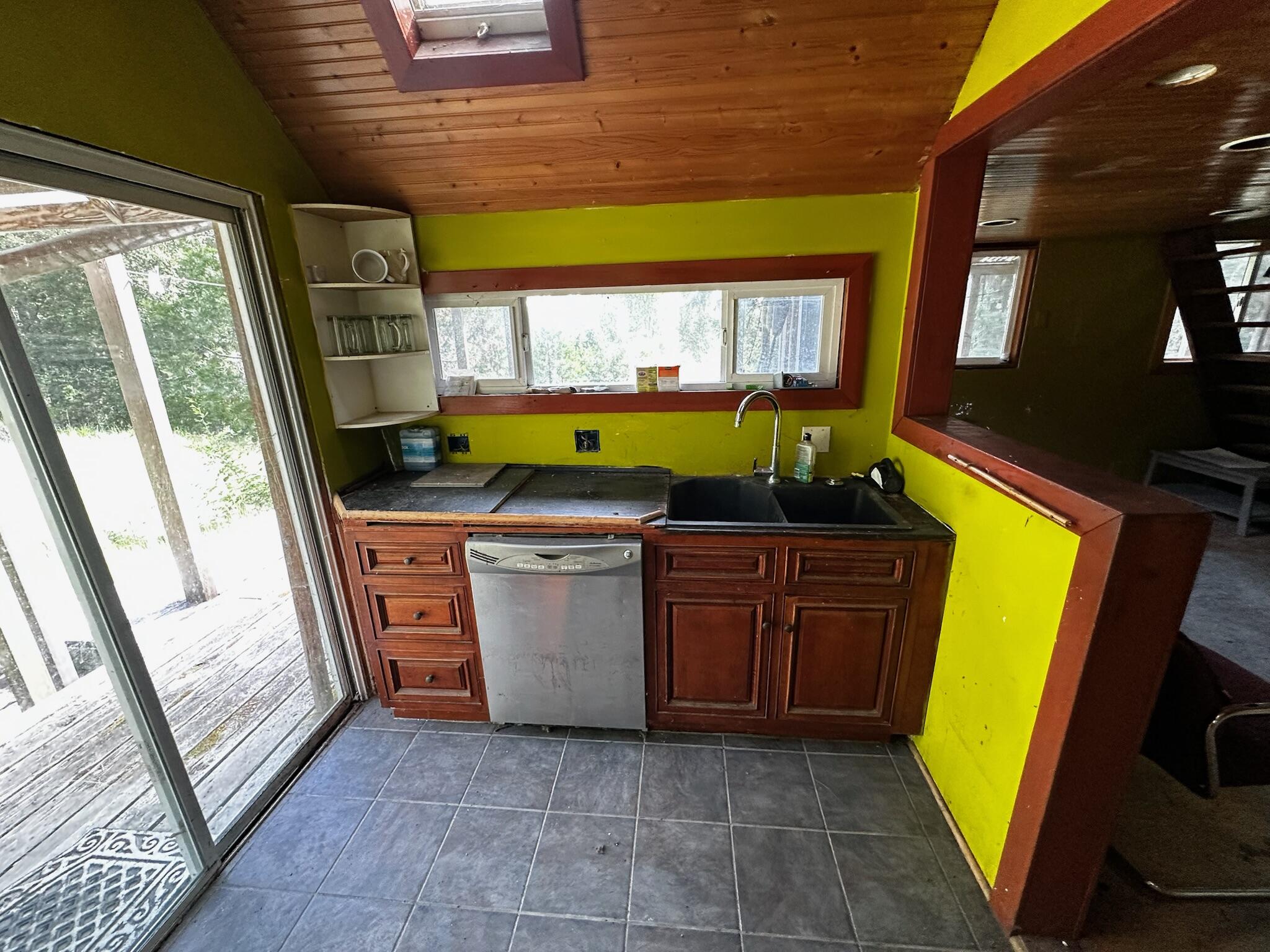 7923 Thomas Road Miranda, CA 95553 - Photo 13 of 63